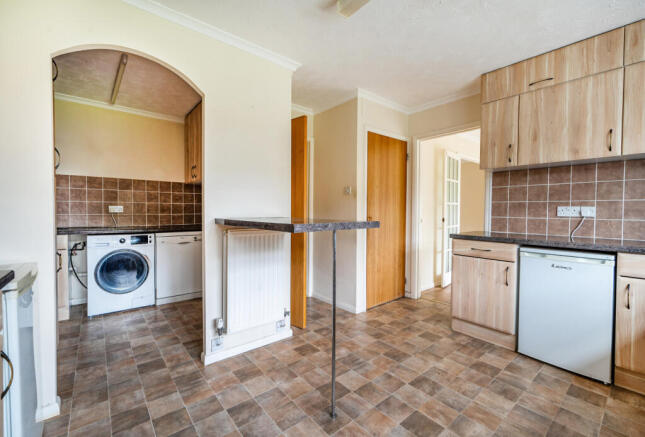 1372890-8-69035cd...