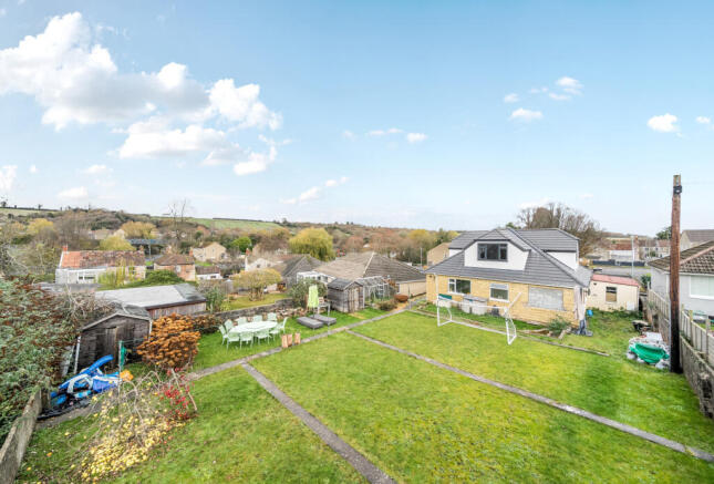 1385704-5-692848a...