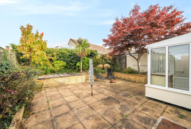 1370061-5-68f24fa...