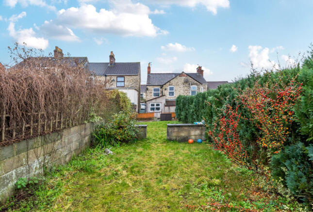 1387633-5-693fd86...