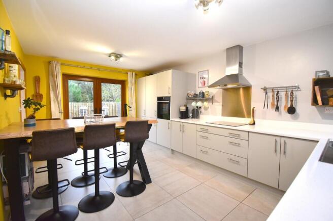 Kitchen/ dining room