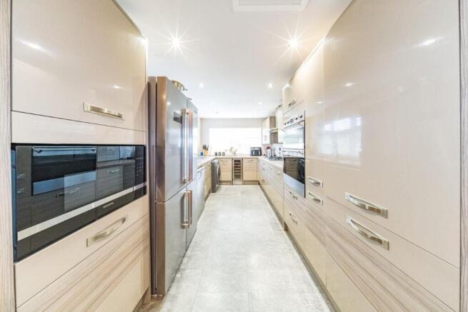 8 cliftonville kitchen.jpg