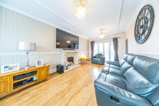 8 cliftonville lounge.jpg