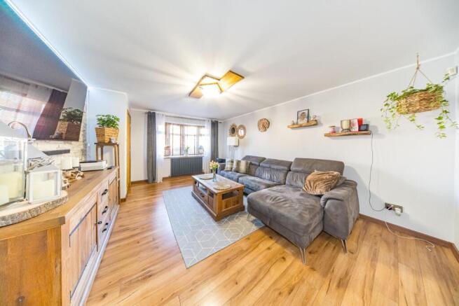 29 Copperwood Drive lounge 2.jpg