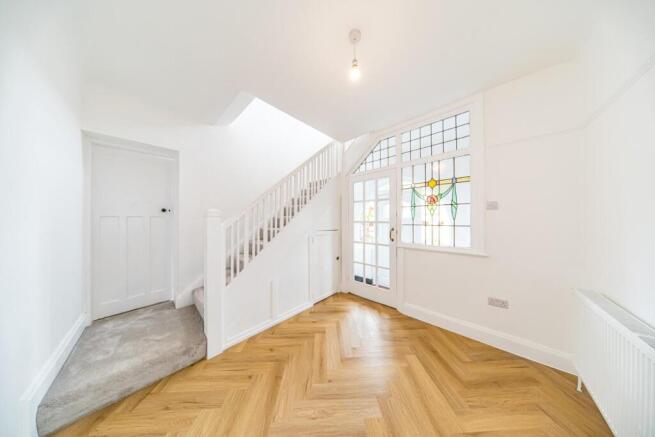 6 stanley crescent hall.jpg