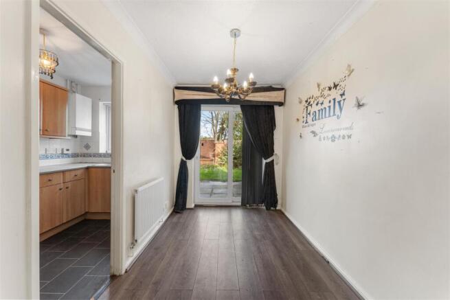 17 Newark Close dining room 2.jpg