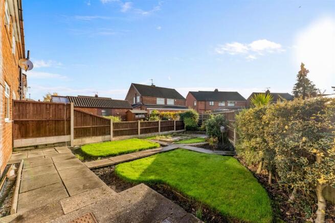 72 Sinclair Avenue garden.jpg