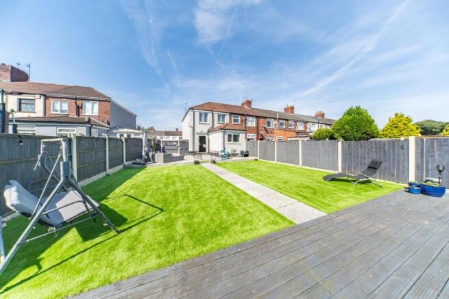 147 Gentwood Road garden.jpg