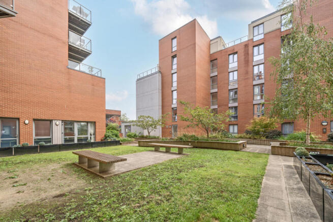 1331132-3-689c962...