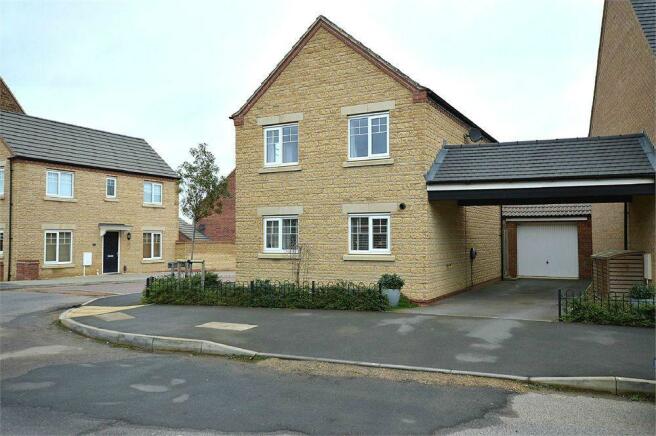 3 bedroom detached house for sale in Drake Way ...