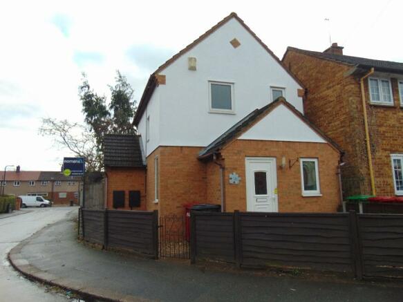 2 bedroom detached house to rent in Lincoln Way, Cippenham ...