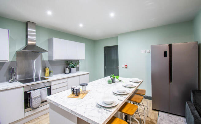Modern 7-Bedroom House Share ¿ Rock Street, She