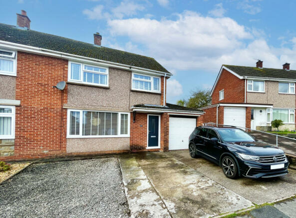 Immaculately Presented & Modernised Three Bedroom