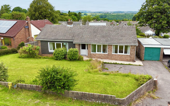 Three Bedroom Detached Bungalow with Great Potent