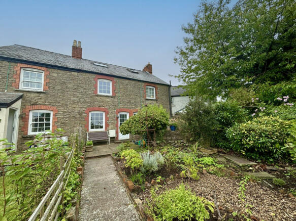 Beautiful Character Cottage in Great Lydney Locat