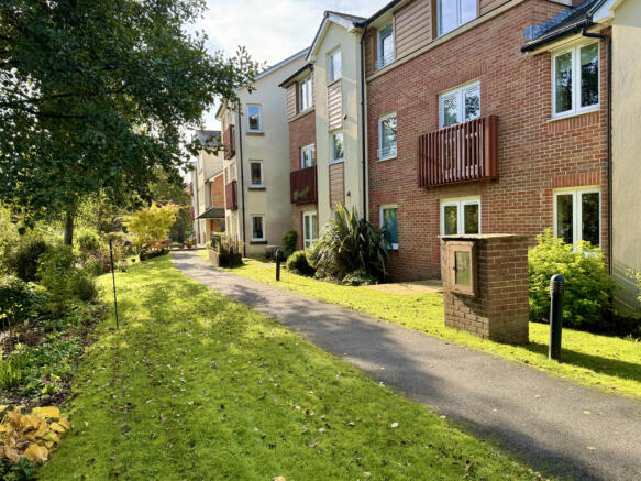 A well-presented one-bedroom apartment close to t