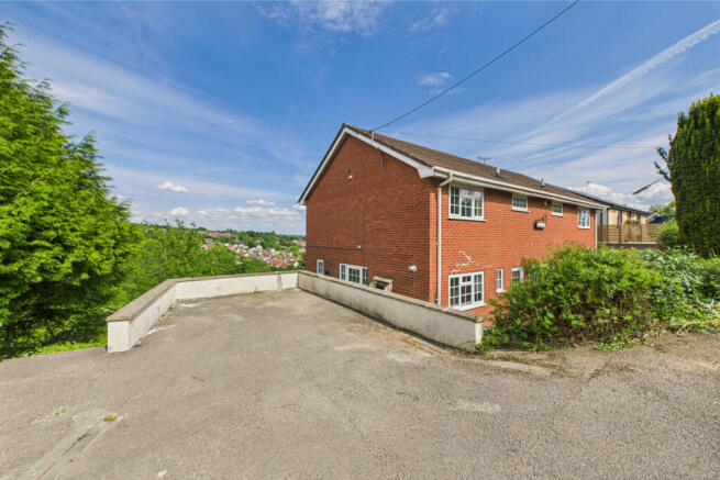 FABULOUS 4-BEDROOM HOME WITH OUTSTANDING VIEWS & 