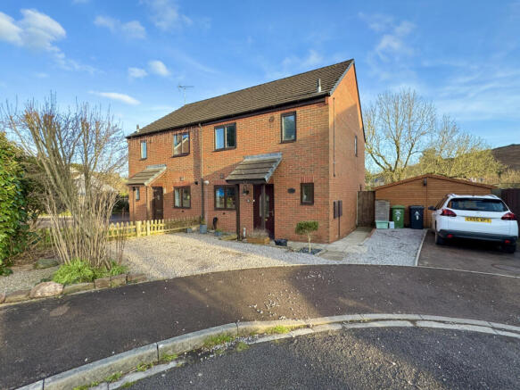BEAUTIFULLY PRESENTED THREE-BEDROOM HOME IN QUIET