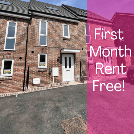 MOSELEY END. A SMART THREE BEDROOM SET OVER THREE