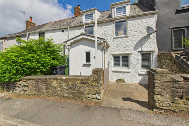 Gorgeous Character Cottage in Great Location!