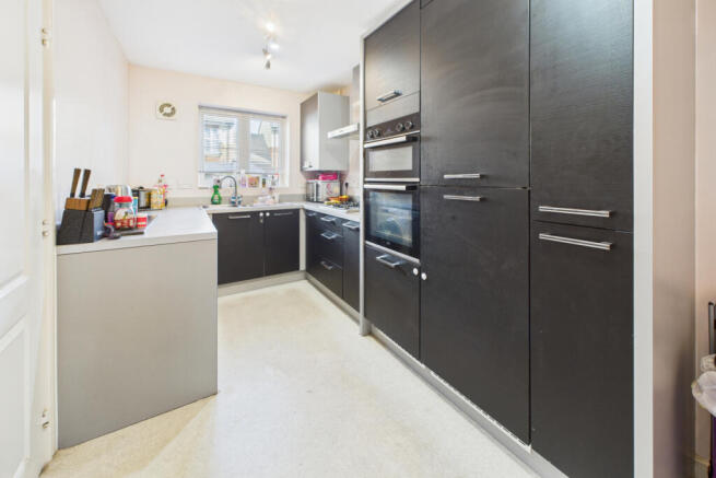 Kitchen / Dining Area