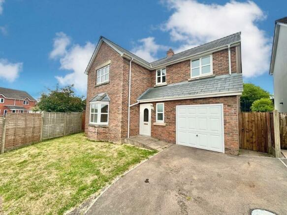 A FABULOUS FOUR BEDROOM DETACHED HOME CLOSE TO WO