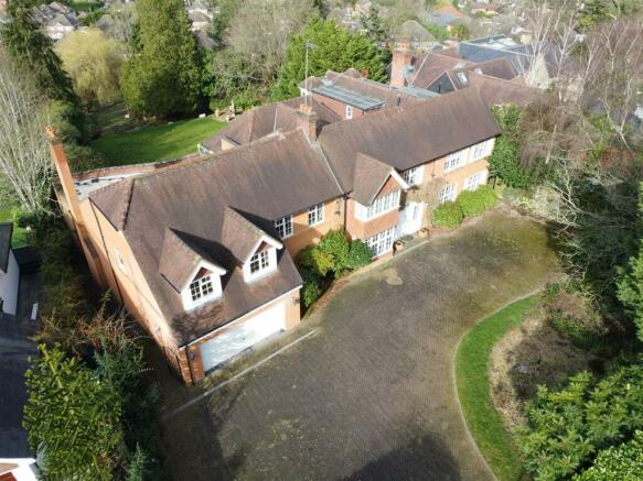 9 bedroom detached house for sale in Barnet Lane Elstree