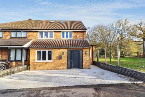 Easton Gardens, Borehamwood