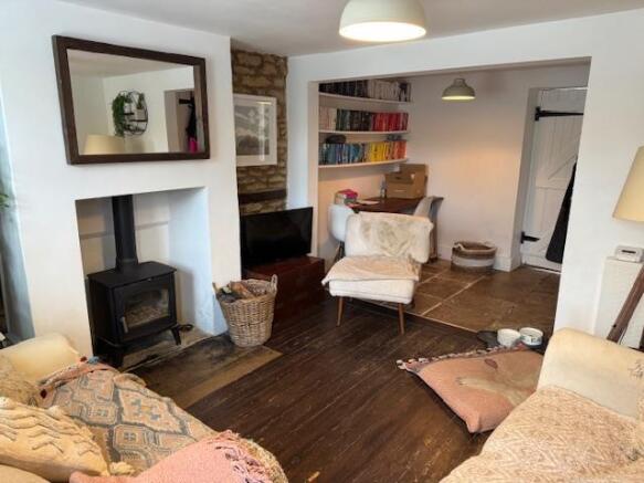 SITTING/DINING ROOM