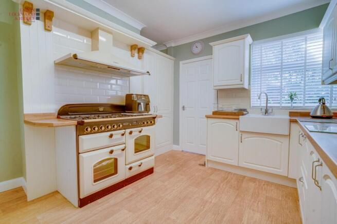 Kitchen 1.1.jpg