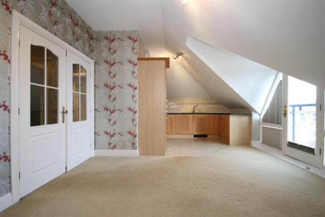 Lounge/Kitchen