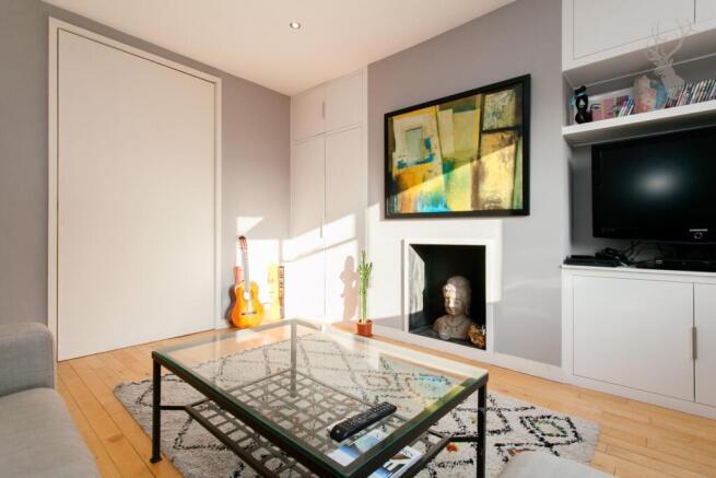 Colvestone Crescent (3).jpg