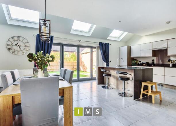 Kitchen/ diner/lounge
