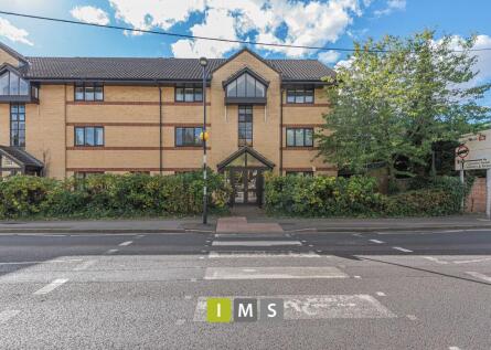 London Road, Regal Court, OX26