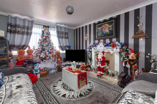 28 HAWKESHEAD DRIVE-8.jpg