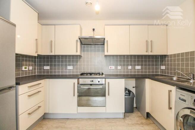 FITTED KITCHEN