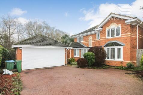 Moorhen Way, Buckingham, Buckinghamshire, MK18