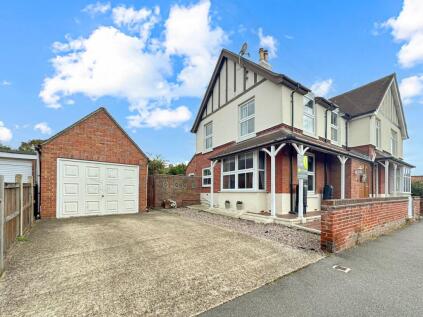 Ladysmith Avenue, Brightlingsea, Colchester, CO7