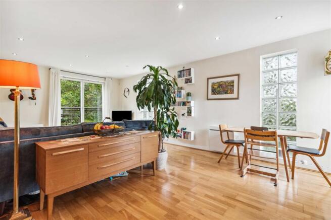 Flat 17, Stratos Height_-7.jpg