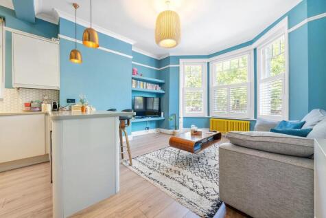 Christchurch Road, SW2