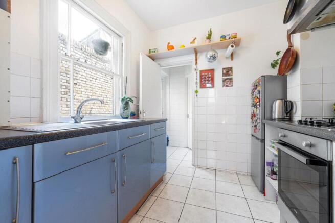 Kitchen (2).JPG