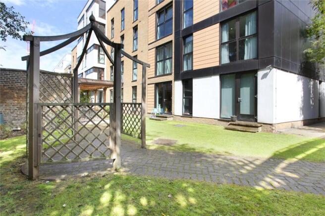 property in Petergate, 
Wandsworth, SW11