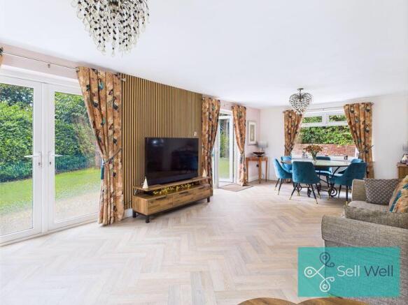 Dining/Sitting Area