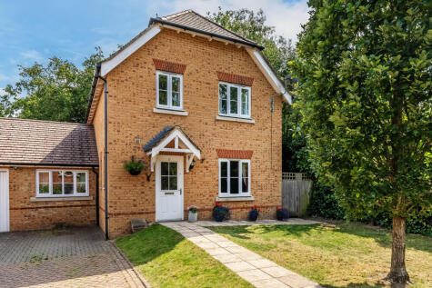 Hollow Trees Close, Leigh, Tonbridge, Kent