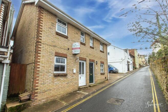 Welcome to 16a Church Road