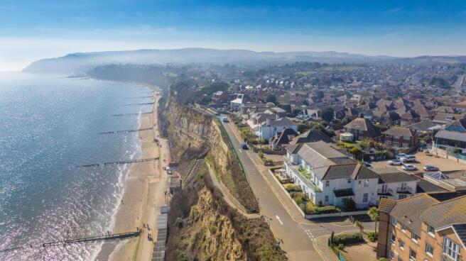 Close proximity to the beach
