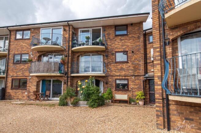 Welcome to Flat 13, Fountain Court