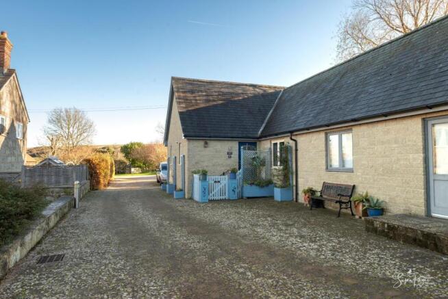 Welcome to 9 Puckwell Farm