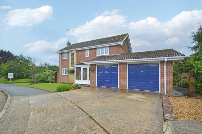 4 bedroom house for sale in Wykeham Close, Ryde, PO33