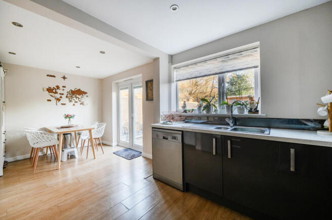 1380175-8-692088a...